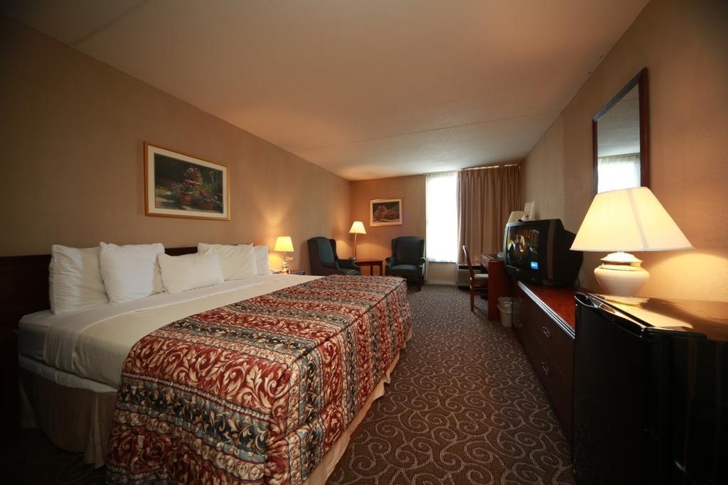 Boarders Inn And Suites - Marion מריון חדר תמונה