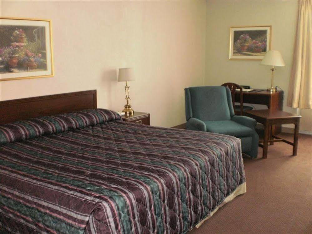 Boarders Inn And Suites - Marion מריון מראה חיצוני תמונה